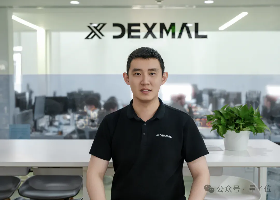 对话范浩强：10亿融资之前，我们手搓了5000元“丐版硬件”