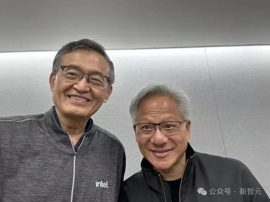芯片大地震，黄仁勋355亿入股！英特尔要为老黄造CPU，股价狂飙30%