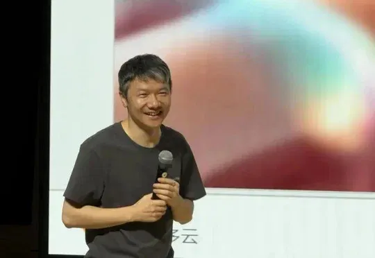 一千亿给蔡浩宇搞大模型，大伟哥交大最新宣讲：绝不做垃圾项目