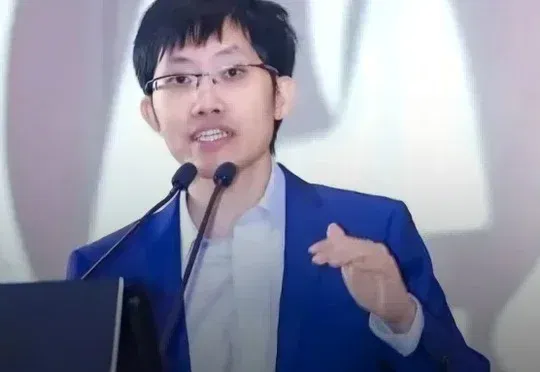 给梁文锋投1000亿的人都有谁？