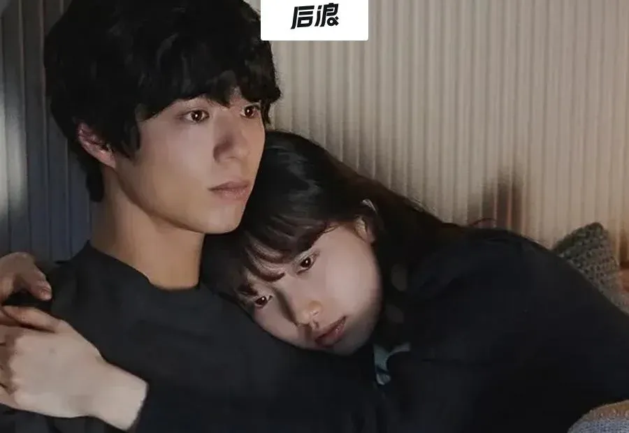 不敢谈恋爱的女孩，在网上批量「定制」男友