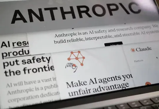 特朗普封杀Anthropic引爆硅谷，死对头奥特曼都来声援了