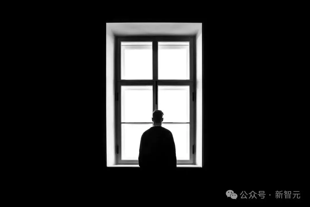 这届年轻人，正被AI「爱」到窒息