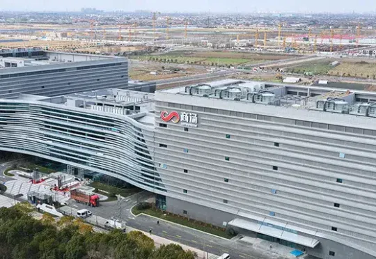 全球AI工厂4万亿激战！这家国产厂商领先一个身位了