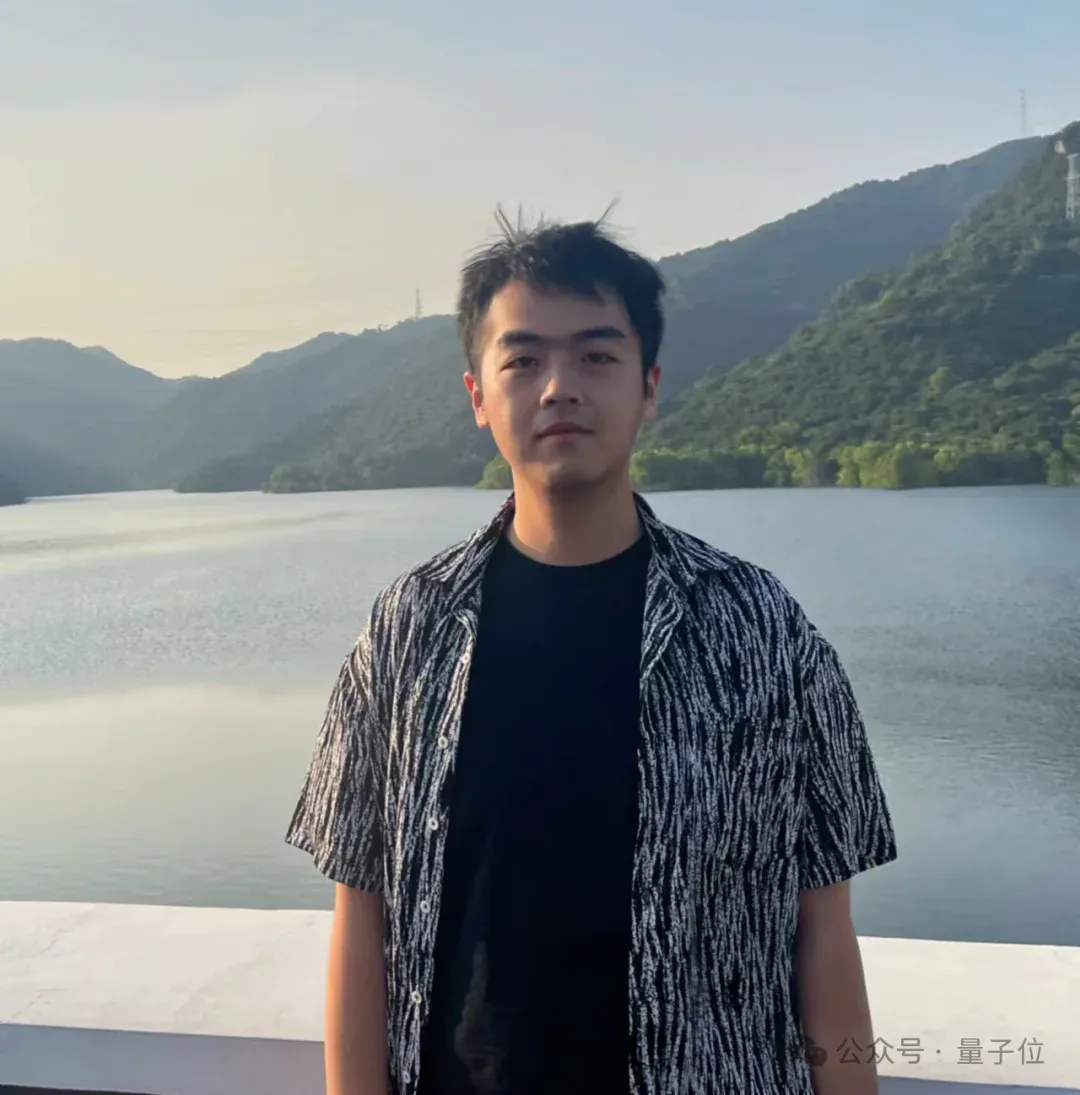 两周复刻DeepSeek-OCR！两人小团队还原低token高压缩核心，换完解码器更实用