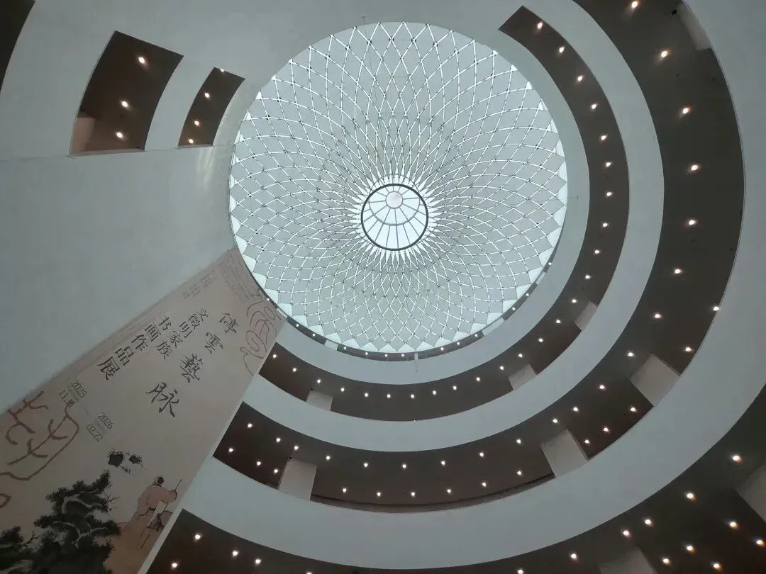 夸克 AI 眼镜体验：超细镜腿没负担，还能给出手机旗舰级画质
