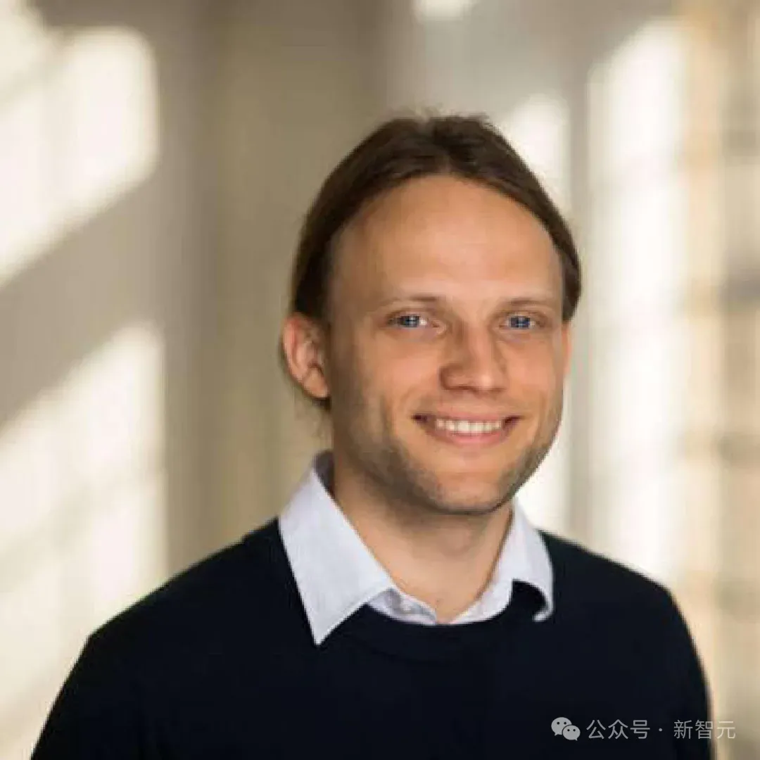 终结OpenAI垄断的11人