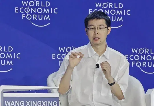 王兴兴的“春晚豪赌”：1亿元砸出机器人“世界第一”，宇树科技背后的真实战场是什么？