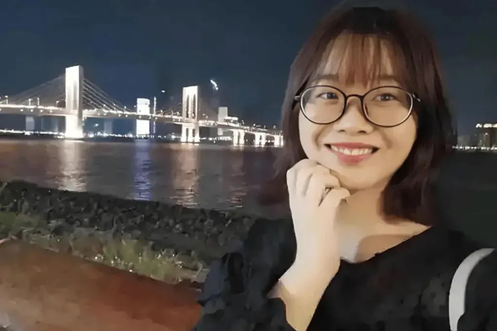 DeepSeek刷屏论文背后：除了梁文锋，还有一个18岁中国高中生，曾写出神级提示词