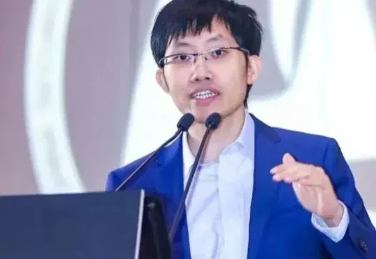 完成！曝DeepSeek首轮融资细节，梁文锋这样保住控制权
