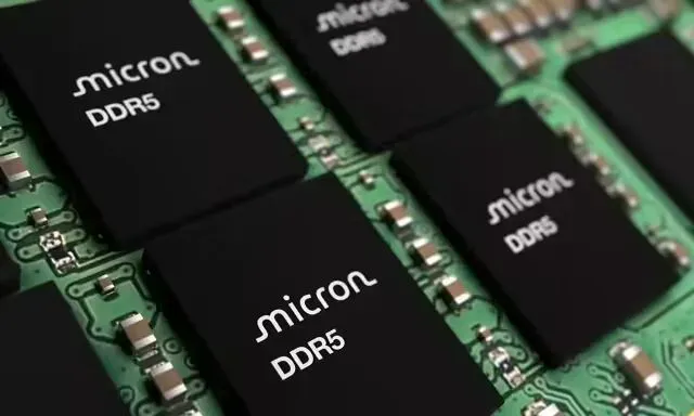 全球硬件市场炸了！知名科技UP主惊天爆料：OpenAI 一口吞下全球 40% DRAM，内存、SSD、显卡全线告急