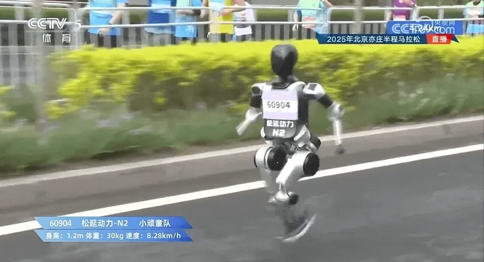 9998元抱回家！全球首款万元以下人形机器人来了，21自由度，能说会走，会尬舞