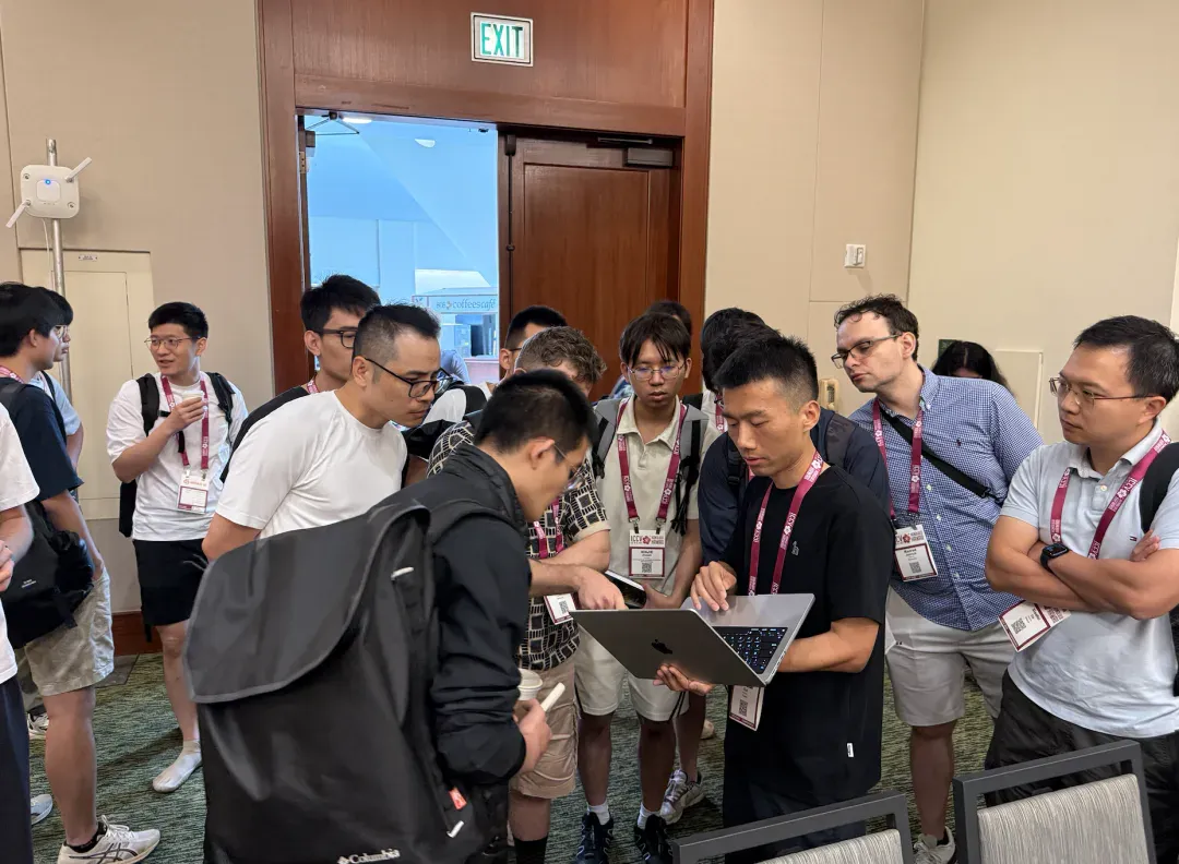 顶会直聘！大厂ICCV现场玩出新模式，还是鹅会玩