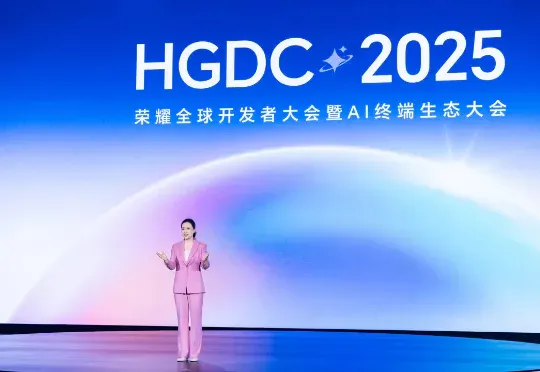 能懂孩子、懂爸妈、还懂宠物，这届AI硬件太会了