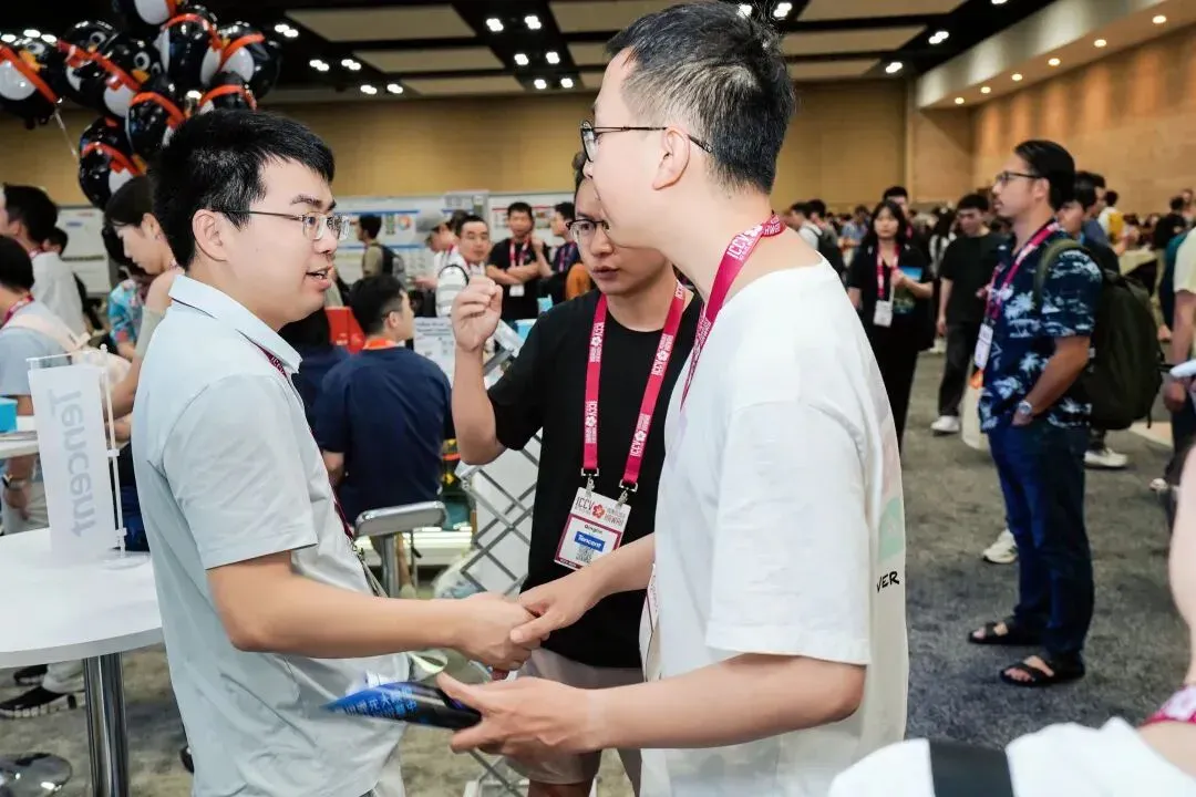 顶会直聘！大厂ICCV现场玩出新模式，还是鹅会玩