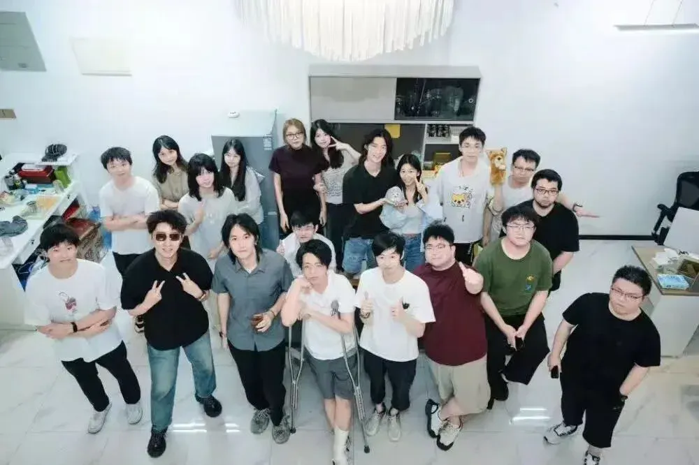 3位武大00后，融资数千万，要做智能体的“3D打印机”