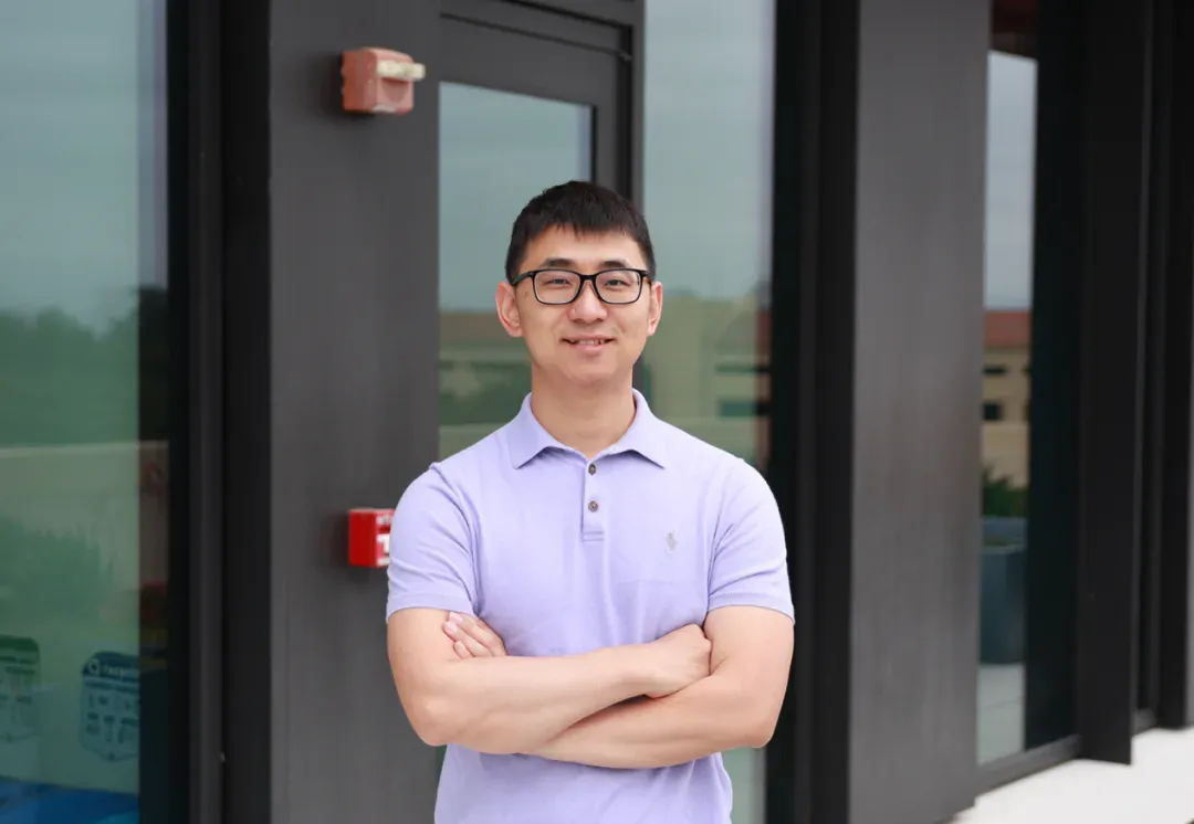 科学家操控果蝇爱上同性，揭示神经连接密码，或催生更强大AI