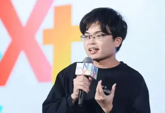 136亿！中国大模型最大融资完成