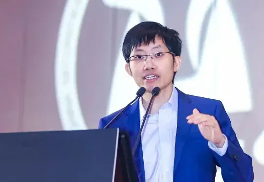 曝梁文锋不满投资人泄露内部会议文件，DeepSeek新一轮融资或暂停