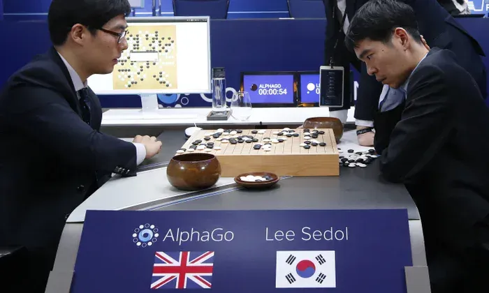 Meta裁员、OpenAI重组：万字复盘谷歌起笔的AI史诗，如何被「群雄」改写剧本？