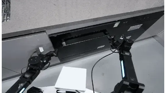 斯坦福具身智能大佬引用，Huggingface官方催更：北京人形开源WoW具身世界模型