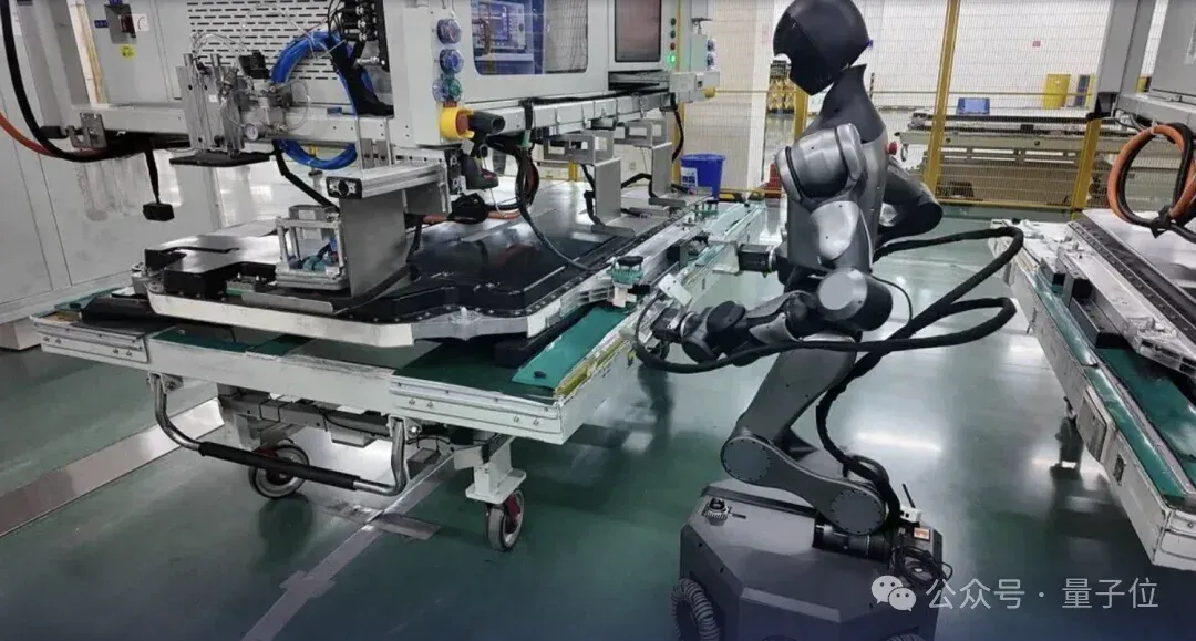 具身开源模型新王！千寻Spirit v1.5模型登顶 RoboChallenge，终结 Pi0.5领跑时代