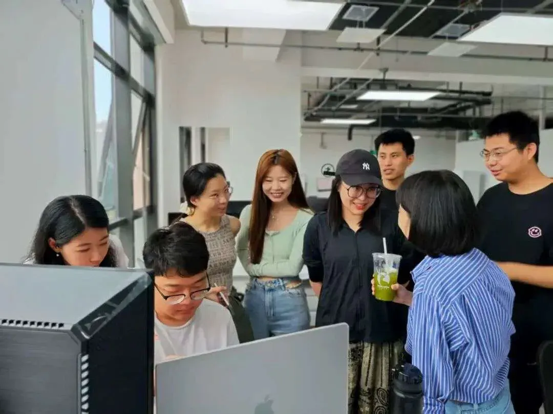 揭秘 Claude Code 榜一大哥:一个 AI 创业者如何把工具用到极致|对话刘小排