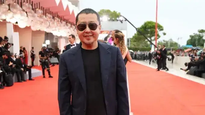 AI抢饭碗还是送外挂？好莱坞大咖们吵翻了！（深度观察）