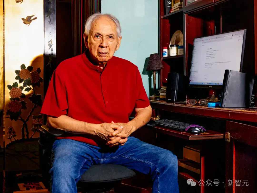 83岁用DeepSeek抢单,96岁凭AI挣养老钱!这群80+老人比你还会玩AI